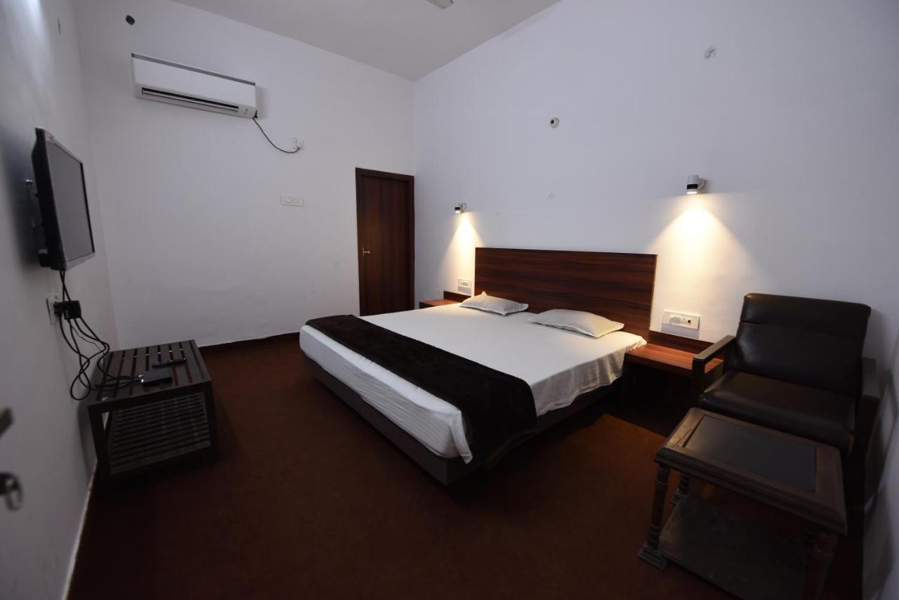 Hotel Mayur Gorakhpur Extérieur photo